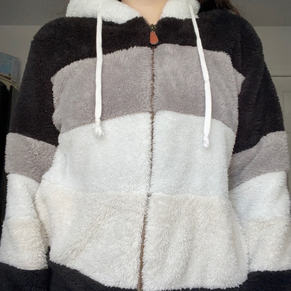 Zip up jacket - Picture 2 of 3